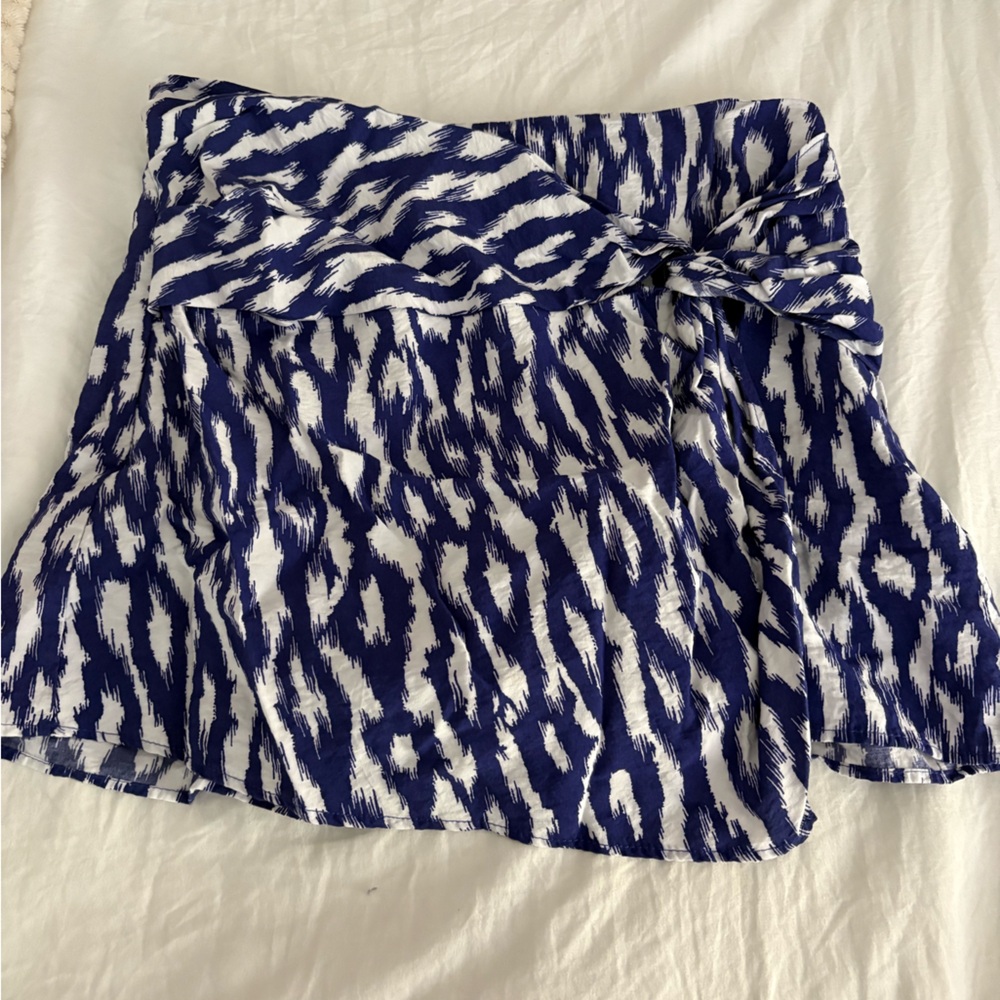 Zara Navy and White Patterned Skirt